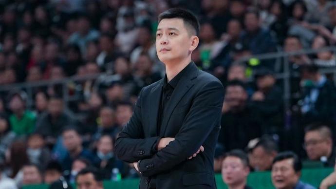 开云体育APP下载-CBA最帅的教练也下课了！辽宁男篮宣布杨鸣因个人身体原因辞职