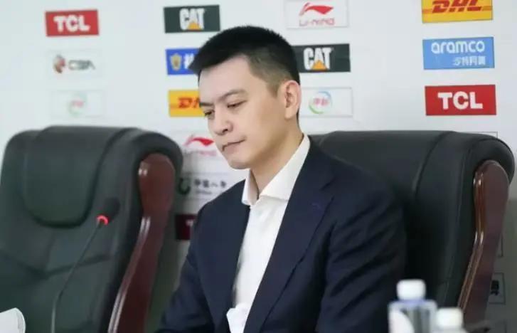 开云体育APP下载-CBA最帅的教练也下课了！辽宁男篮宣布杨鸣因个人身体原因辞职