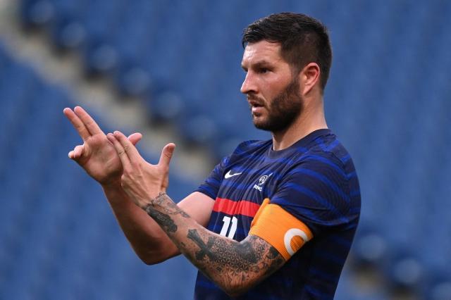 kaiyun-【奥运男足】吉尼亚克戴帽 法国4比3神奇逆转南非